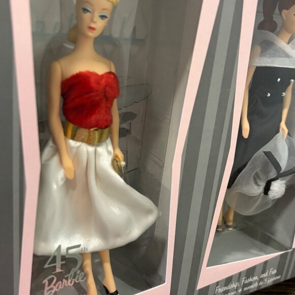 Barbie 45th Anniversary Keepsake Doll Set Featuring Iconic 1950s Fashion Looks - Picture 2 of 5